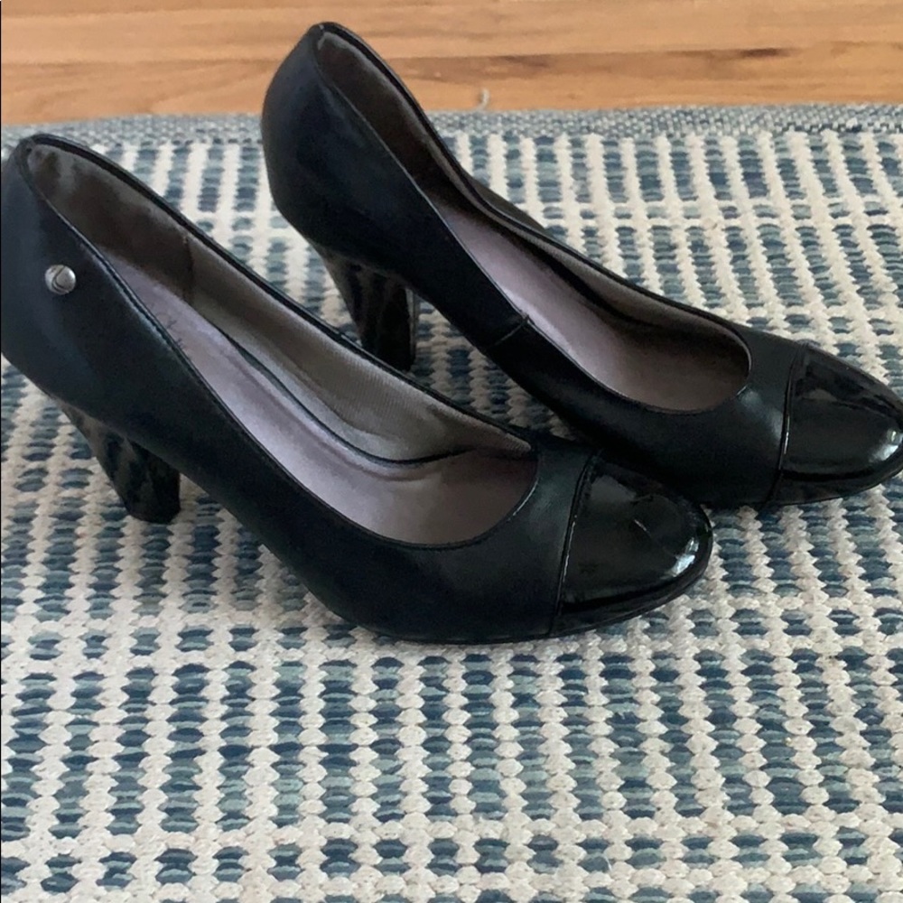 Memory foam heels size 7.5